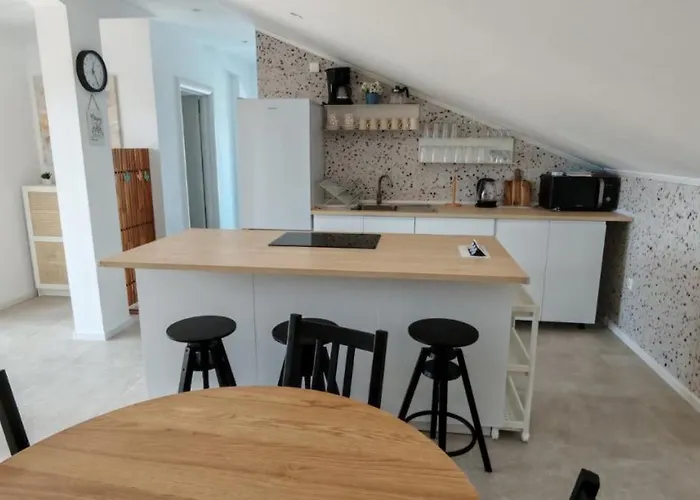 Apartman S Bazenom - Sasa By Guide