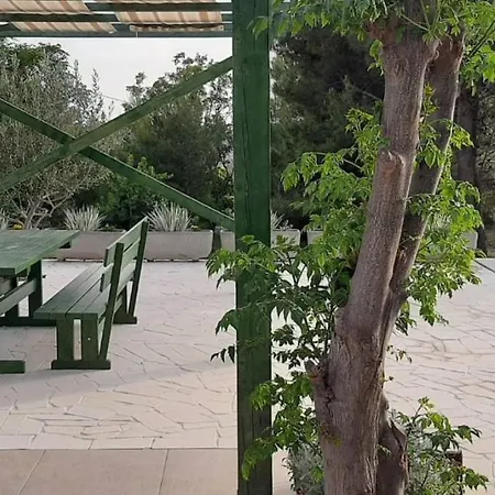 Apartmán S Bazenom - Sasa By Guide